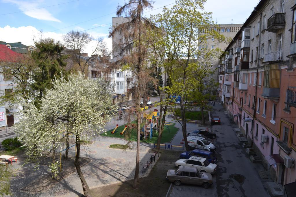 Executive Suite In The Centre Ternopil Exterior photo